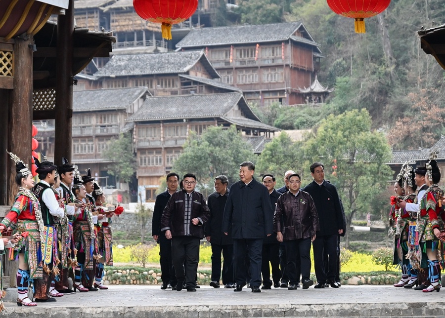 习近平在贵州考察时强调 坚持以高质量发展
